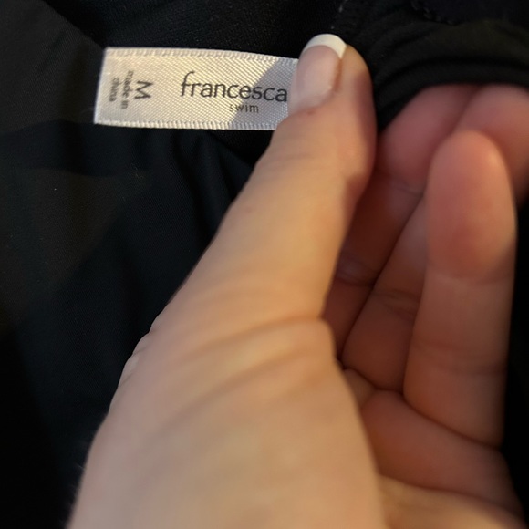 EUC Francesca’s one piece - Picture 4 of 4
